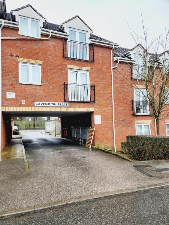 Spacious Ground Floor 2 Bedroom 2 Bathroom Flat In Hatfield Near Hertfordshire University Private Car Park Sleeps 5-6 Εξωτερικό φωτογραφία