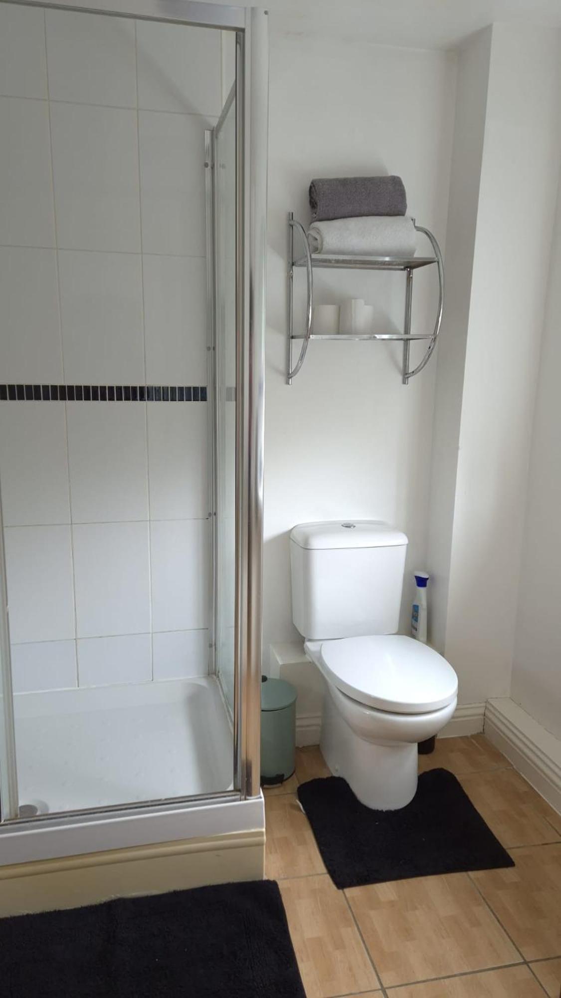 Spacious Ground Floor 2 Bedroom 2 Bathroom Flat In Hatfield Near Hertfordshire University Private Car Park Sleeps 5-6 Εξωτερικό φωτογραφία