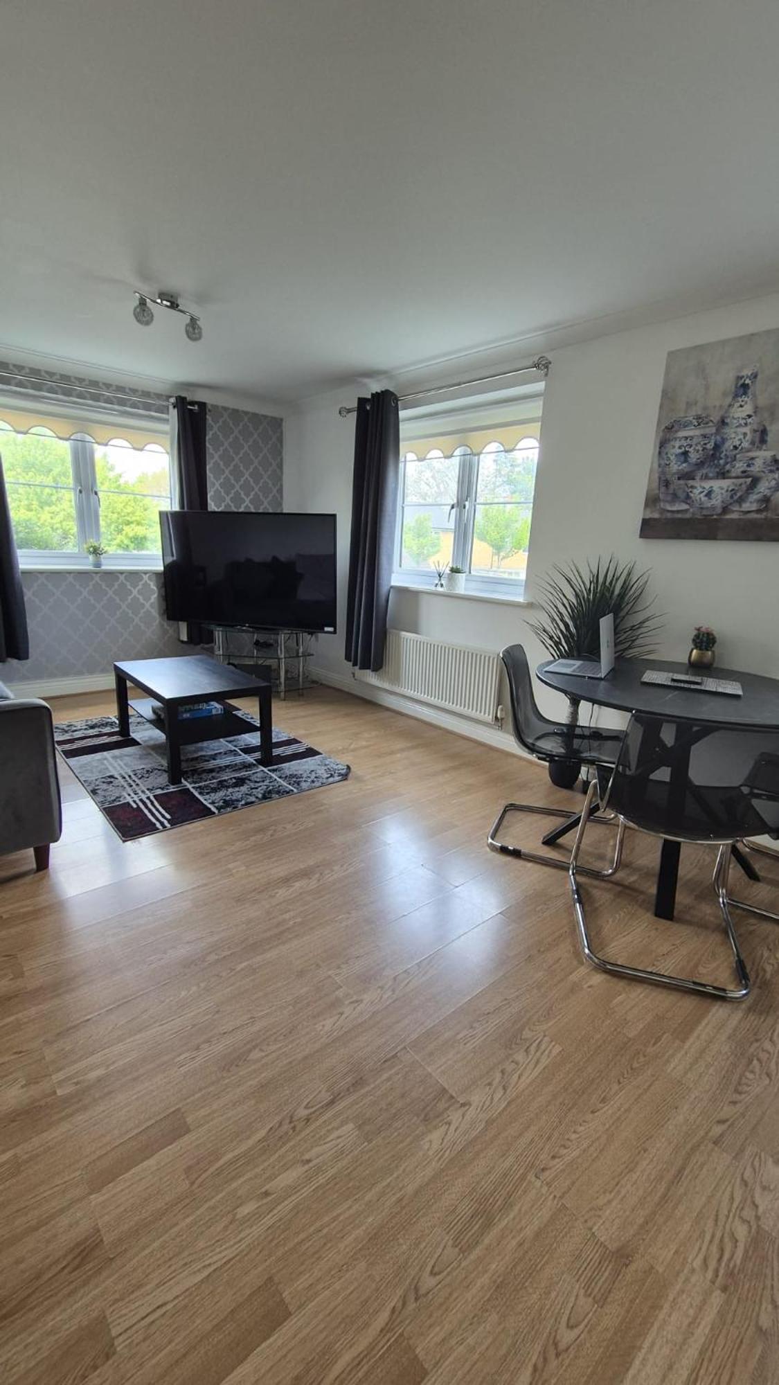 Spacious Ground Floor 2 Bedroom 2 Bathroom Flat In Hatfield Near Hertfordshire University Private Car Park Sleeps 5-6 Εξωτερικό φωτογραφία